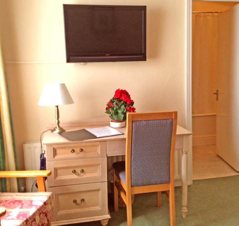 Tara Hall Accommodation 던레러 객실 사진